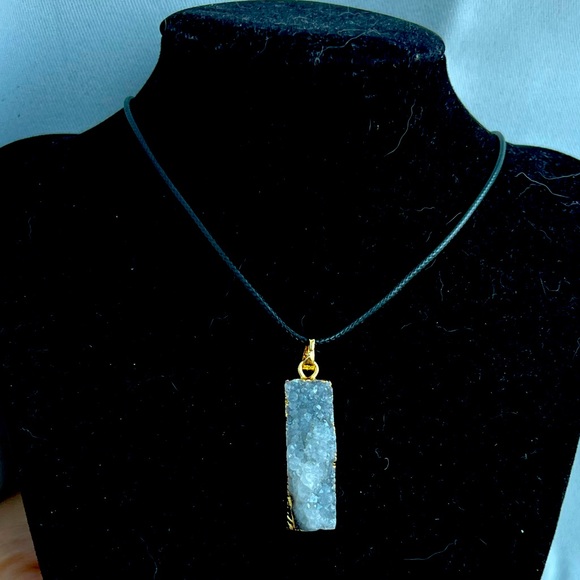Jewelry - Crystal pendant